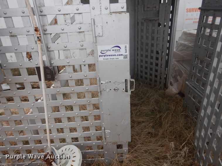 image for item DJ4791 (2) jail cells