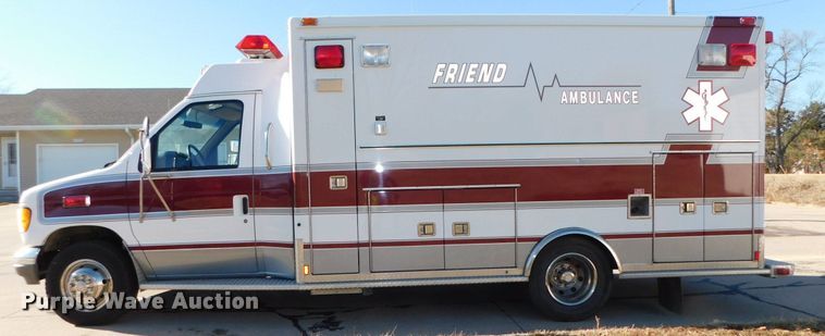image for item DJ5924 1992 Ford E350  ambulance
