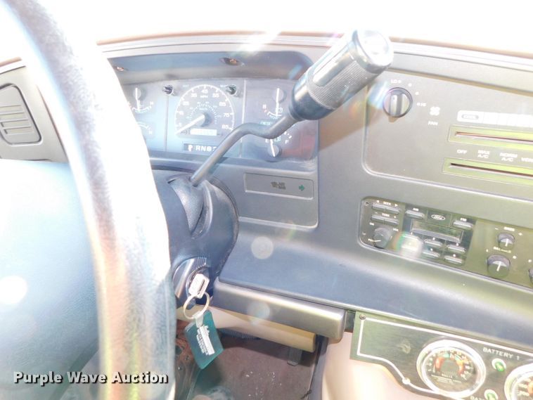 image for item DJ5924 1992 Ford E350  ambulance