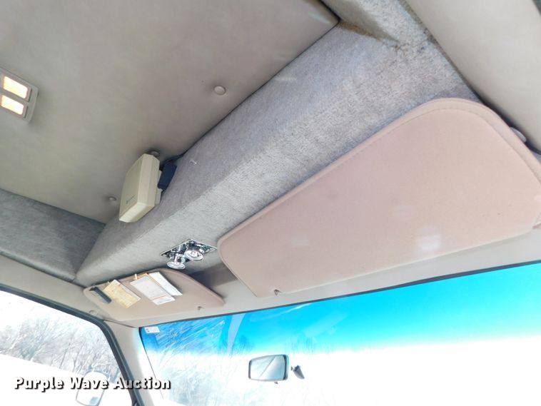 image for item DJ5924 1992 Ford E350  ambulance