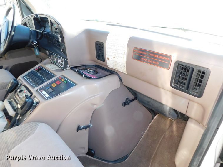 image for item DJ5924 1992 Ford E350  ambulance