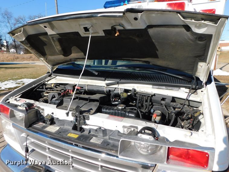 image for item DJ5924 1992 Ford E350  ambulance