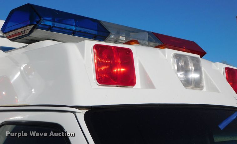image for item DJ5924 1992 Ford E350  ambulance