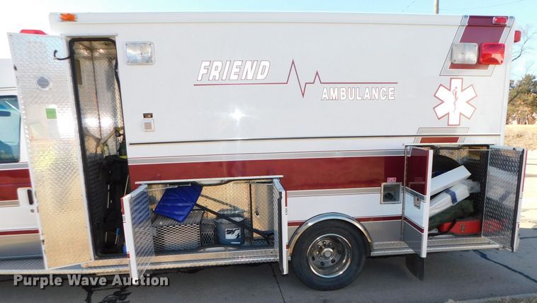 image for item DJ5924 1992 Ford E350  ambulance