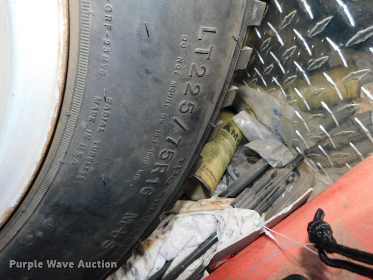 image for item DJ5924 1992 Ford E350  ambulance