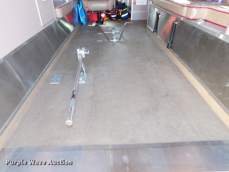 image for item DJ5924 1992 Ford E350  ambulance