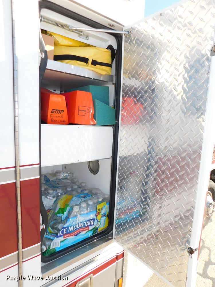 image for item DJ5924 1992 Ford E350  ambulance