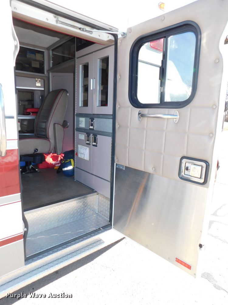 image for item DJ5924 1992 Ford E350  ambulance