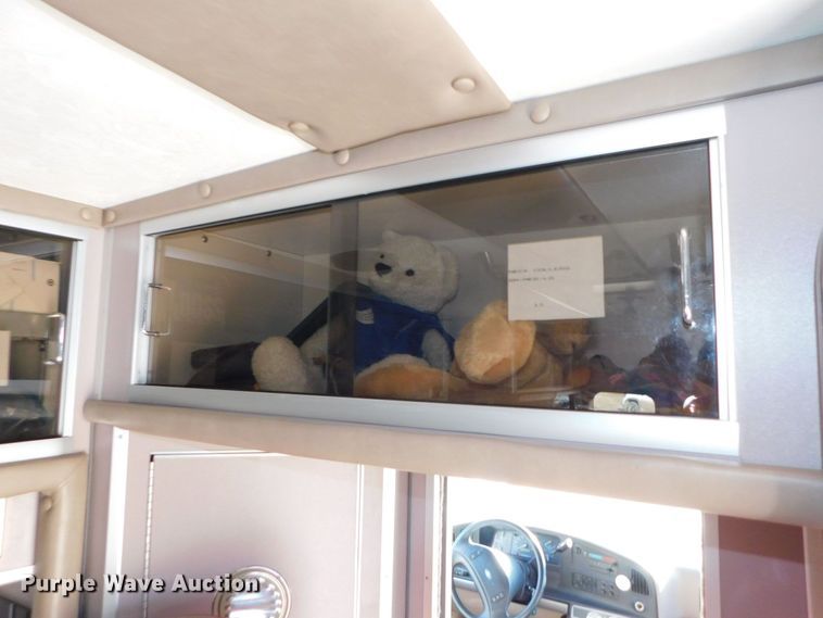 image for item DJ5924 1992 Ford E350  ambulance