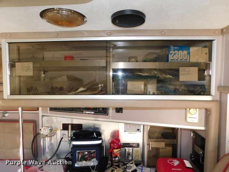 image for item DJ5924 1992 Ford E350  ambulance