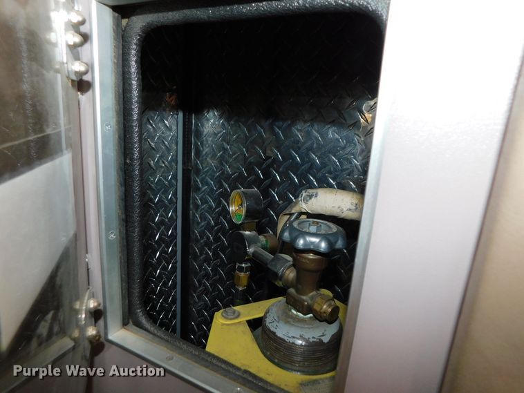 image for item DJ5924 1992 Ford E350  ambulance