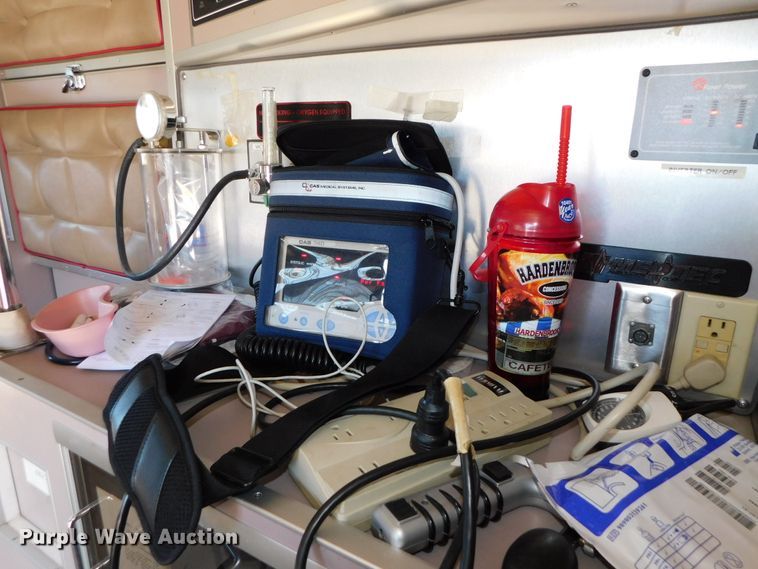 image for item DJ5924 1992 Ford E350  ambulance