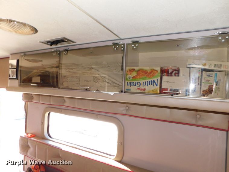 image for item DJ5924 1992 Ford E350  ambulance