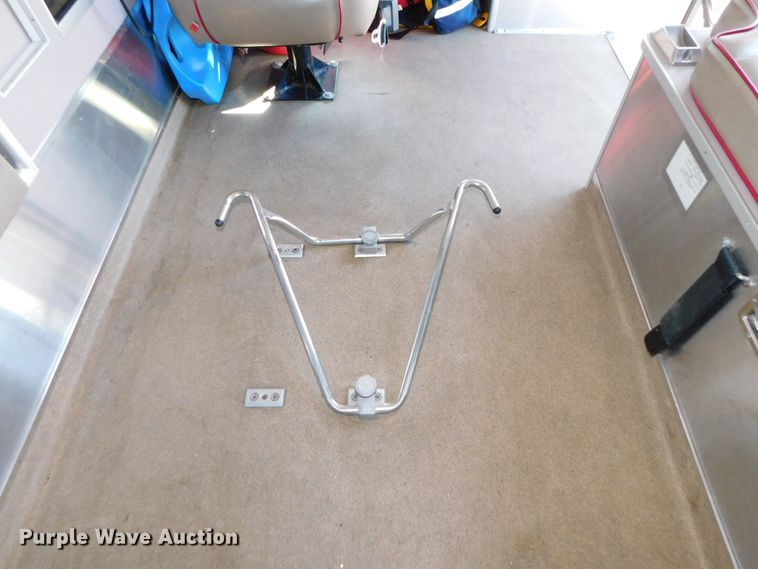 image for item DJ5924 1992 Ford E350  ambulance