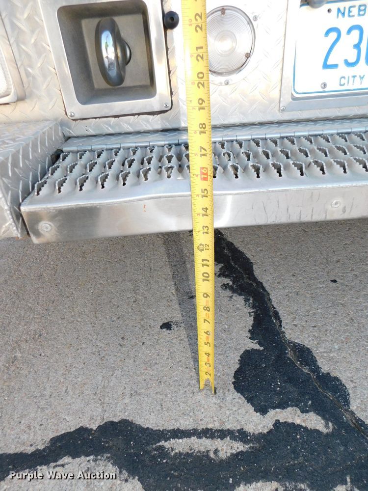 image for item DJ5924 1992 Ford E350  ambulance