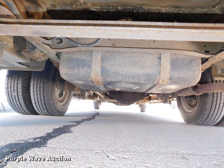 image for item DJ5924 1992 Ford E350  ambulance