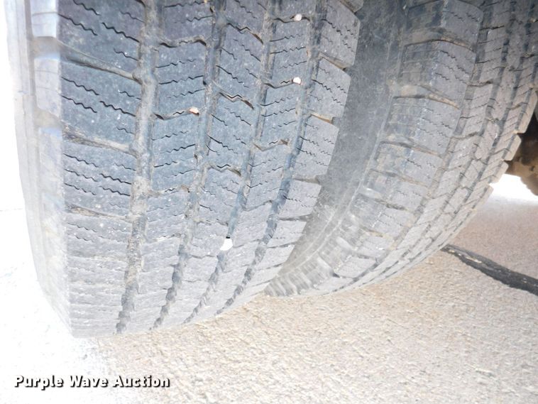 image for item DJ5924 1992 Ford E350  ambulance