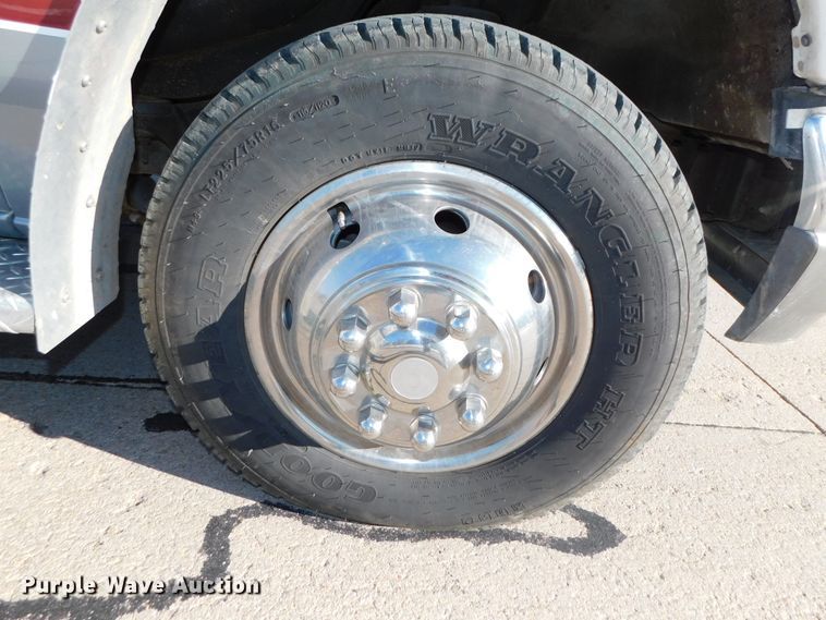 image for item DJ5924 1992 Ford E350  ambulance