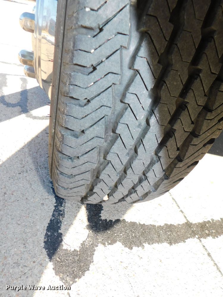 image for item DJ5924 1992 Ford E350  ambulance