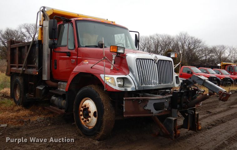 image for item DJ6965 2006 International 7300  dump truck