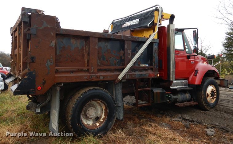 image for item DJ6965 2006 International 7300  dump truck
