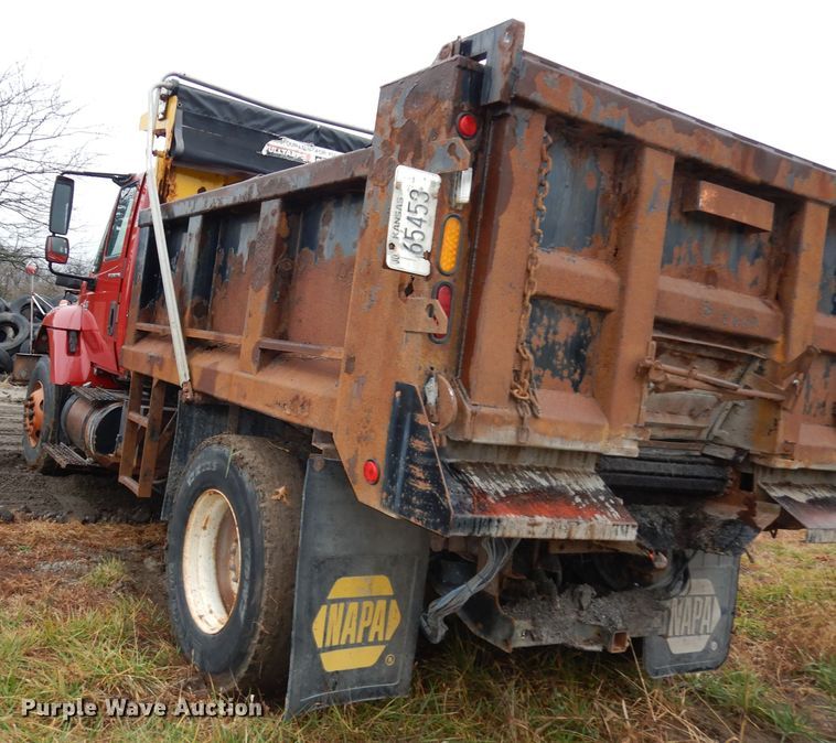 image for item DJ6965 2006 International 7300  dump truck