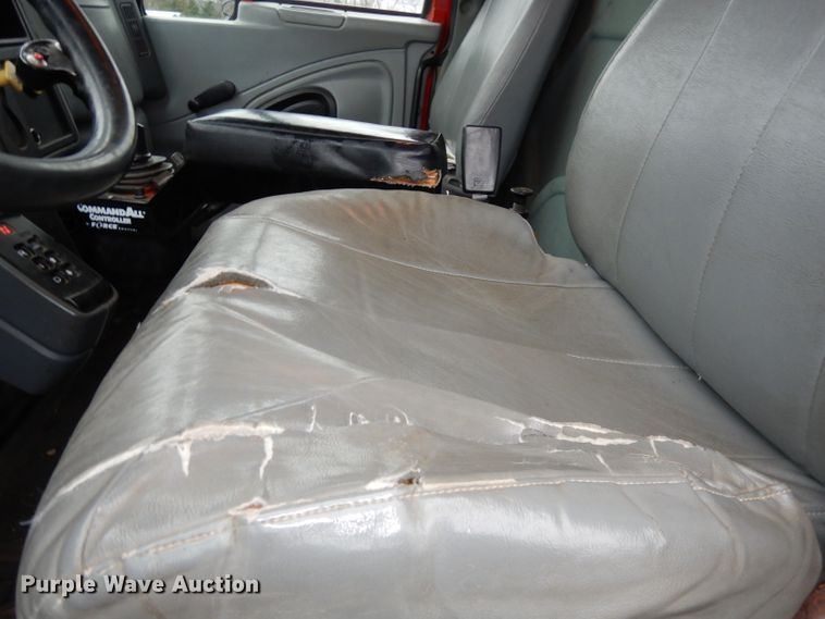 image for item DJ6965 2006 International 7300  dump truck