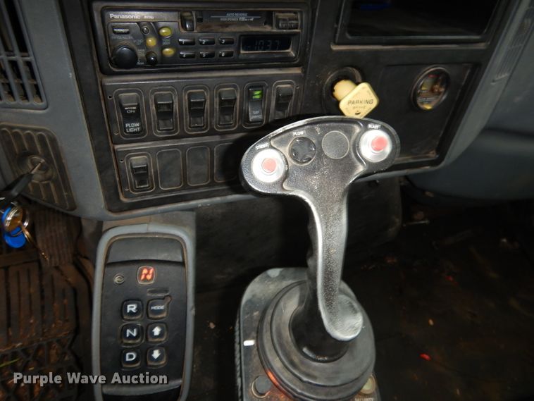 image for item DJ6965 2006 International 7300  dump truck