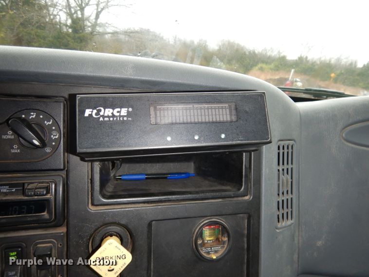 image for item DJ6965 2006 International 7300  dump truck