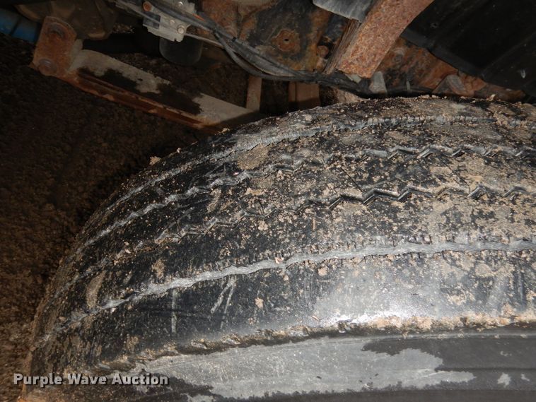 image for item DJ6965 2006 International 7300  dump truck