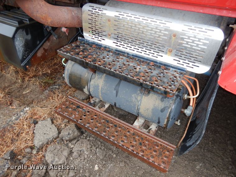 image for item DJ6965 2006 International 7300  dump truck