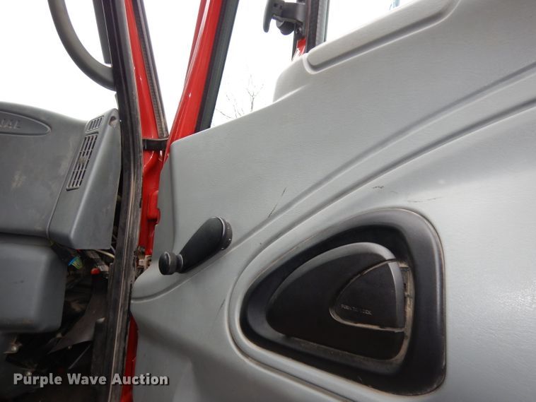 image for item DJ6965 2006 International 7300  dump truck