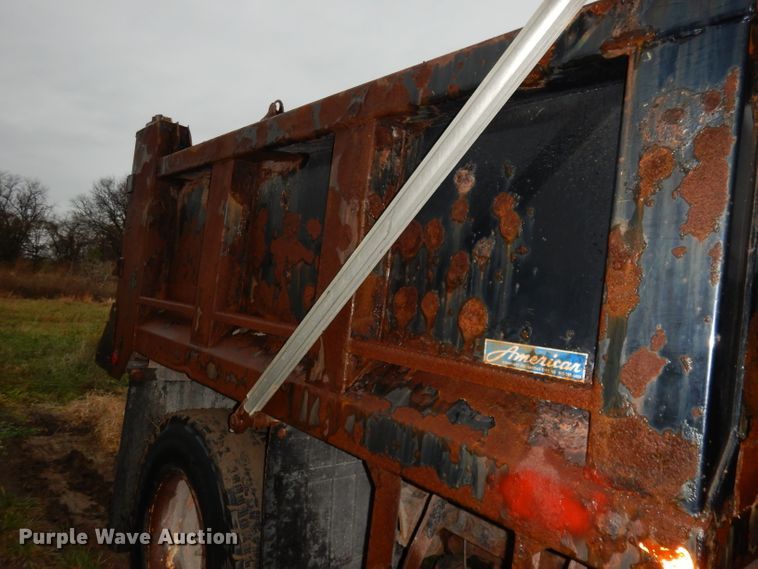 image for item DJ6965 2006 International 7300  dump truck