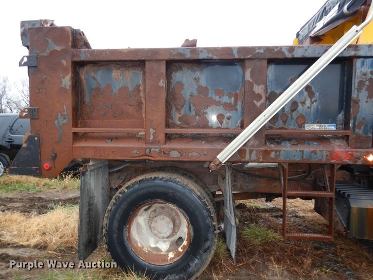 image for item DJ6965 2006 International 7300  dump truck