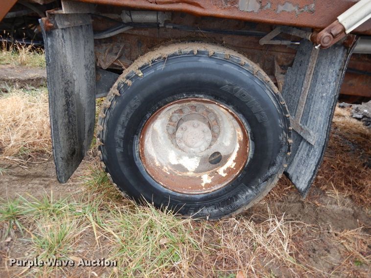 image for item DJ6965 2006 International 7300  dump truck