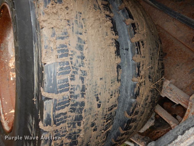 image for item DJ6965 2006 International 7300  dump truck