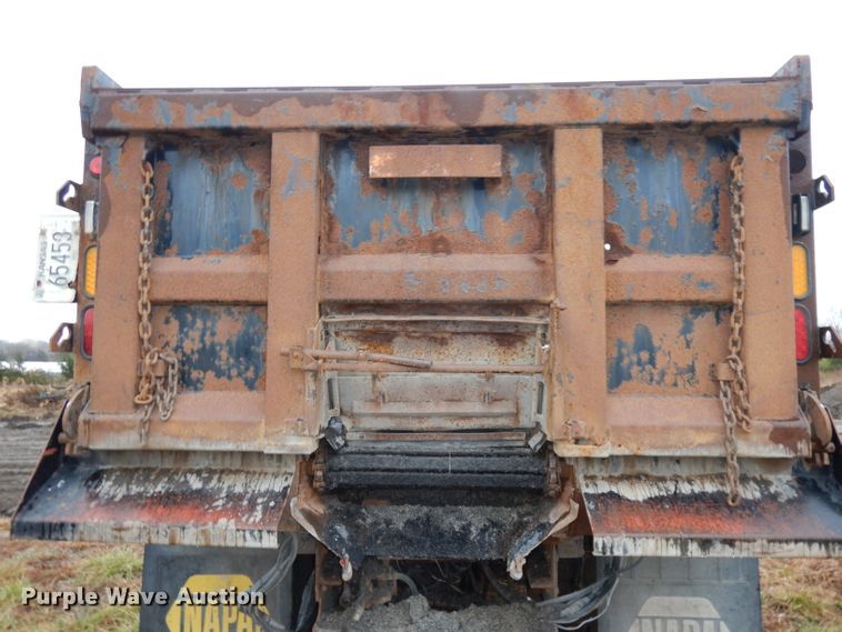 image for item DJ6965 2006 International 7300  dump truck