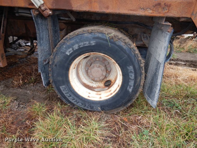 image for item DJ6965 2006 International 7300  dump truck