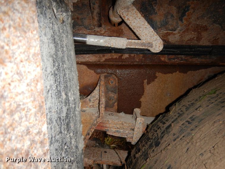 image for item DJ6965 2006 International 7300  dump truck