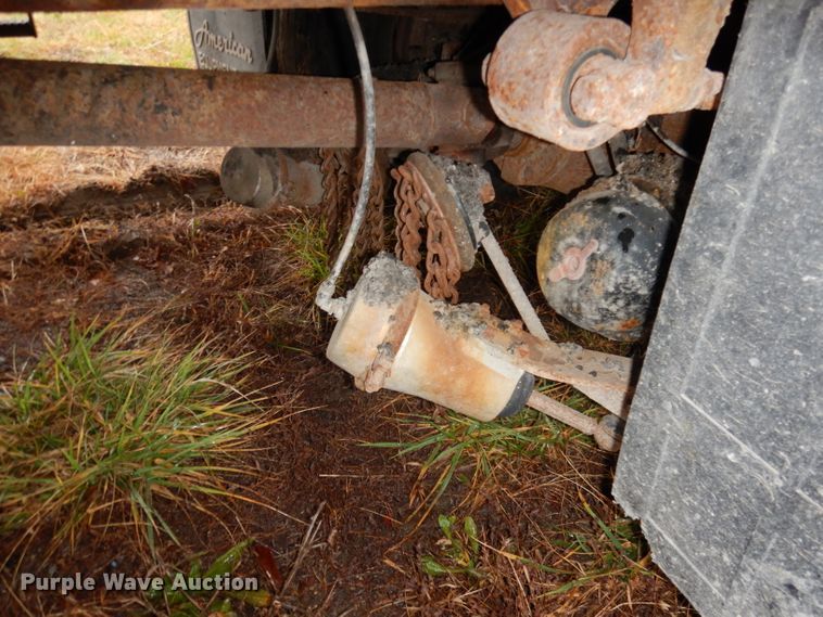 image for item DJ6965 2006 International 7300  dump truck