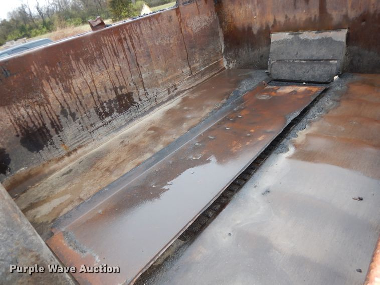 image for item DJ6965 2006 International 7300  dump truck