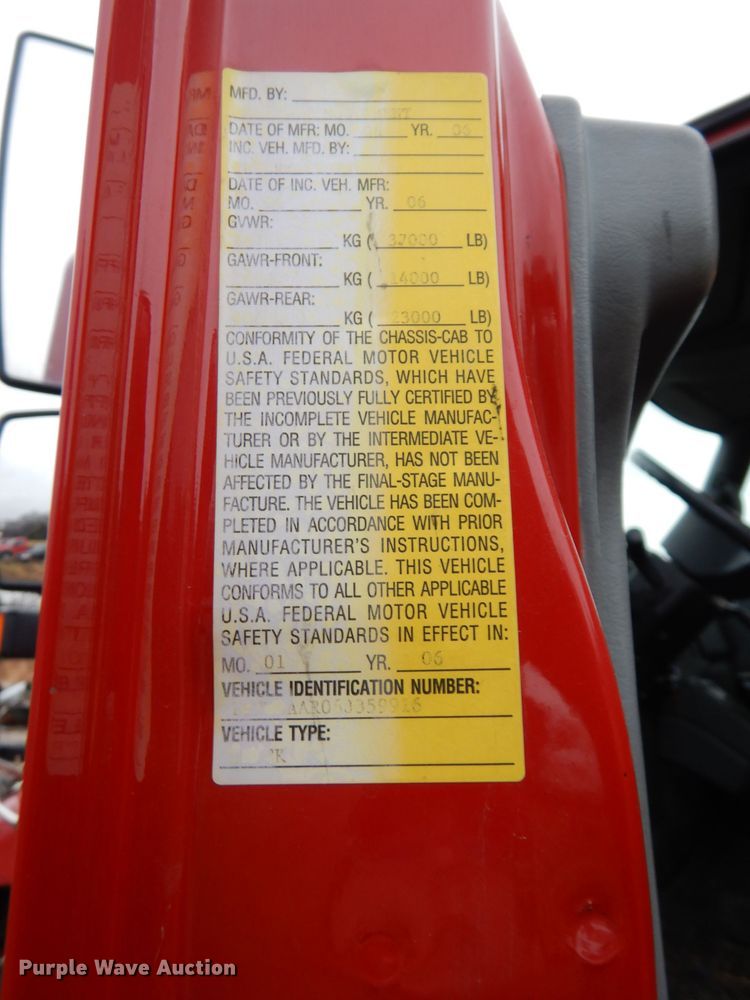 image for item DJ6965 2006 International 7300  dump truck