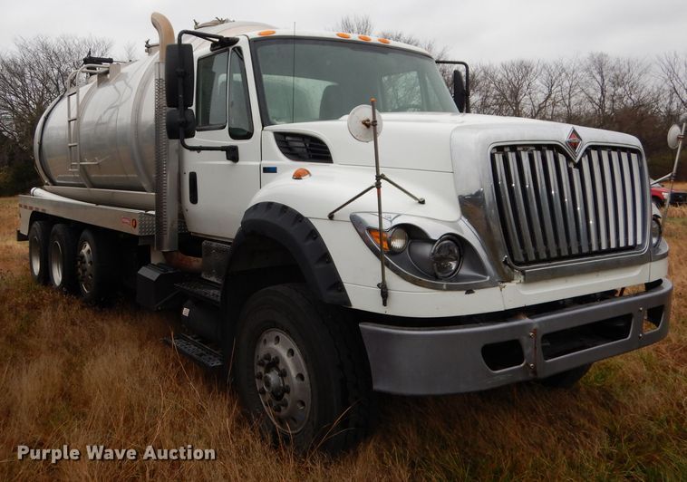 image for item DJ6985 2012 International WorkStar 7600  vacuum truck
