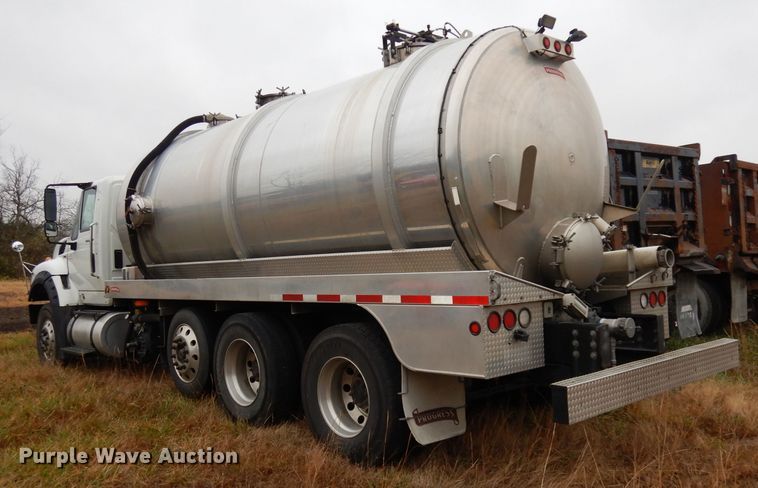image for item DJ6985 2012 International WorkStar 7600  vacuum truck