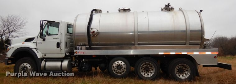 image for item DJ6985 2012 International WorkStar 7600  vacuum truck
