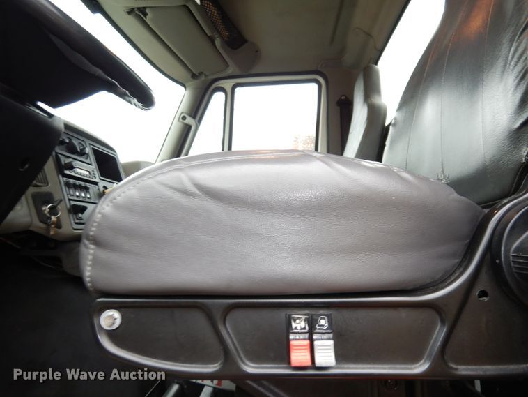 image for item DJ6985 2012 International WorkStar 7600  vacuum truck