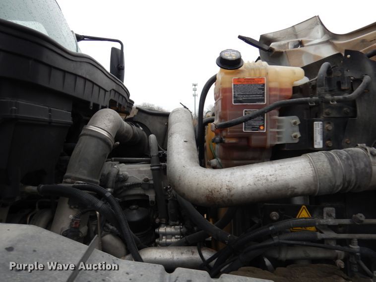 image for item DJ6985 2012 International WorkStar 7600  vacuum truck