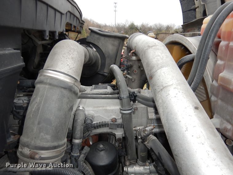 image for item DJ6985 2012 International WorkStar 7600  vacuum truck