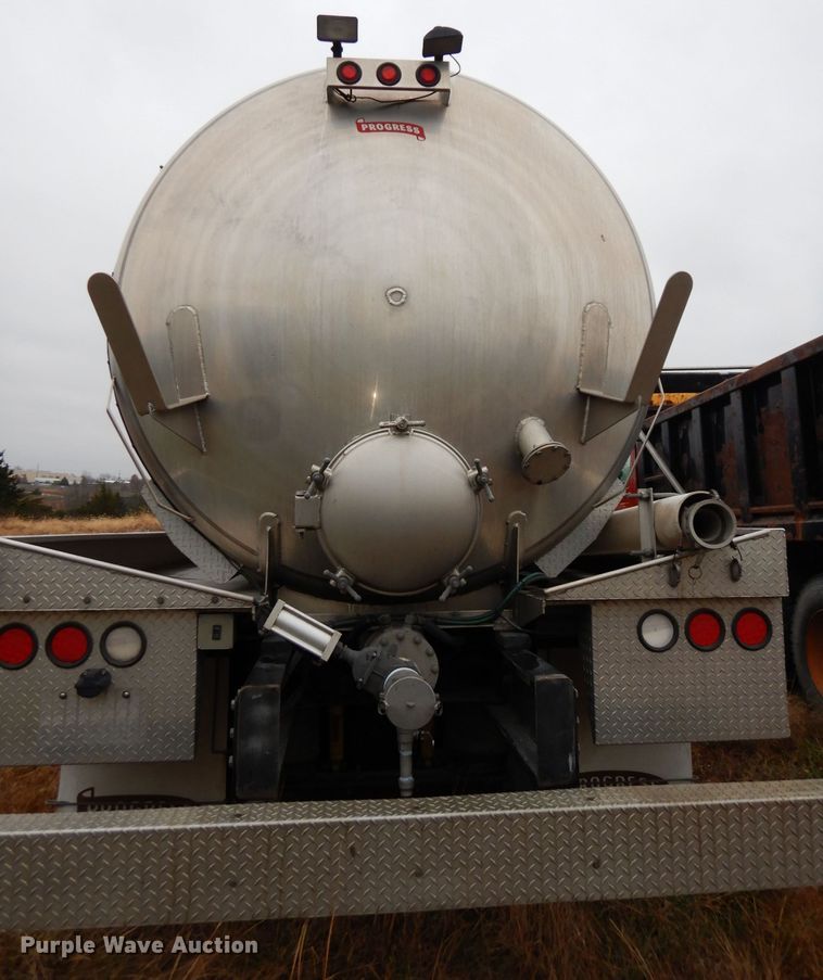 image for item DJ6985 2012 International WorkStar 7600  vacuum truck