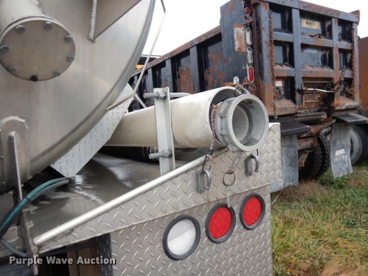 image for item DJ6985 2012 International WorkStar 7600  vacuum truck